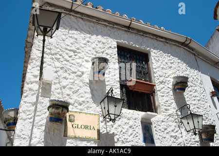 Maison blanche dans la pittoresque vieille ville (Old Town), Marbella, Costa del Sol, Andalousie, Espagne Banque D'Images