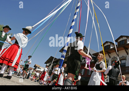 Danse traditionnelle Maypole, Leavenworth Washington USA Banque D'Images