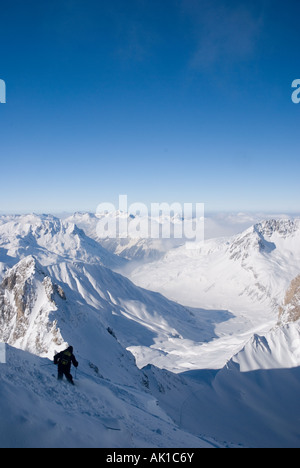 Sur le point d'abandonner un skieur hors piste hors de Valluga à St Anton am Arlberg, Autriche Banque D'Images