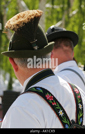 Homme habillé en costume traditionnel bavarois Banque D'Images