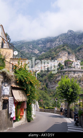 Petites Rues étroites de Positano Campanie Italie Banque D'Images