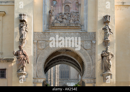 Arche mauresque dans la Cathédrale, Séville, Andalousie, Espagne Banque D'Images