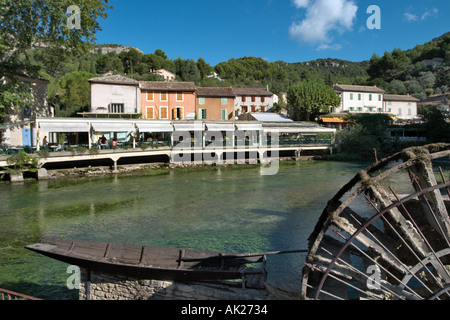 La Sorgue à Fontaine de Vaucluse, Provence, France Banque D'Images