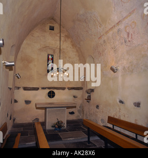 14e siècle peinture décolorée de la Dernière Cène dans l'intérieur voûté de St Apolline Chapelle à St sauveurs Guernsey, Channel est Banque D'Images