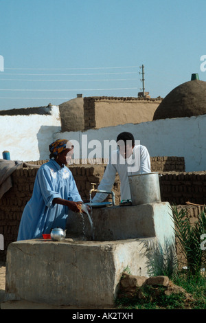 L'homme et la femme, Aswan Banque D'Images