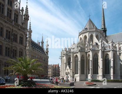 Le Stadhuis et St Pieterskerk de la Fochplein, Leuven, Belgique Banque D'Images