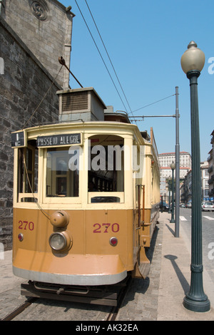 Tramway typique de Porto, Portugal Banque D'Images