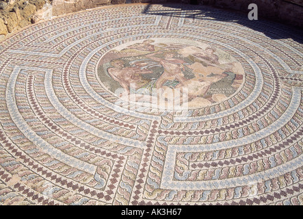 Mosaïque de Thésée et le Minotaure dans le 2e 4e siècle une D Villa Romaine de Thésée à Paphos Chypre Banque D'Images