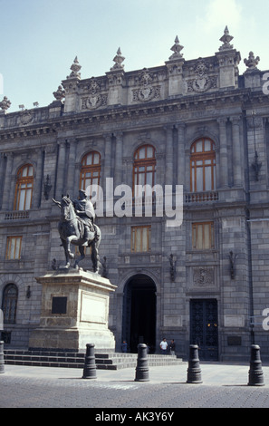 El Caballito une statue du roi Carlos IV d'Espagne et du Museo Nacional de Arte ou Musée National d'art, la ville de Mexico Banque D'Images