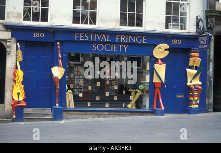 La Société du Festival Fringe d'Edinburgh Royal Mile boutique Banque D'Images