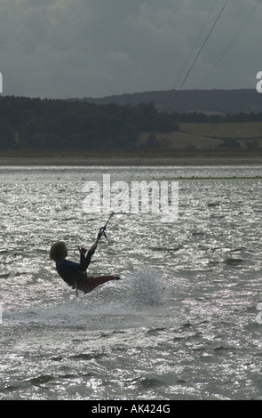 Kiteboarding dans l'estuaire de la rivière Exe Grande-bretagne Devon Exmouth Banque D'Images