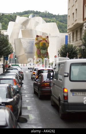 'Chiot' art installation par Jeff Koons, situé à l'extérieur du Musée Guggenheim, Bilbao, Espagne. Banque D'Images