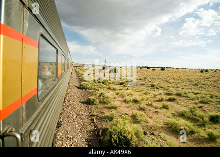 ARIZONA GRAND CANYON RAILROAD Train en direction de Williams AZ Banque D'Images