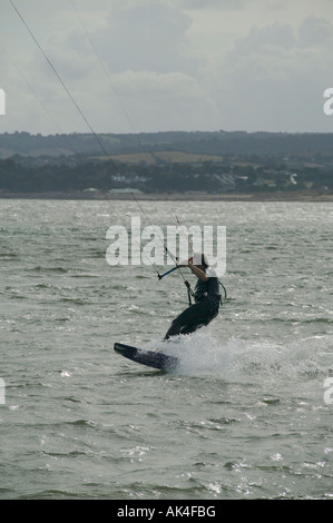 Kiteboarding sur l'estuaire de la rivière Exe Grande-bretagne Devon Exmouth Banque D'Images