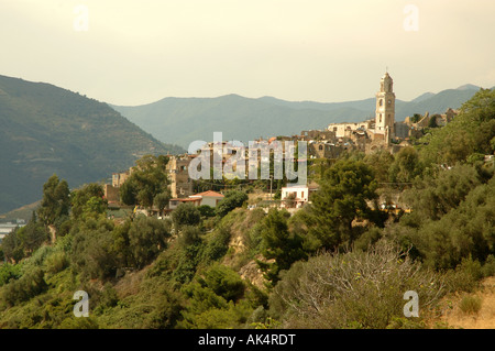 Bussana Vecchia sur la Riviera italienne de Ligurie, près de San Remo Banque D'Images
