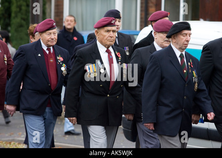 Les anciens combattants de guerre rend leur respect en souvenir du dimanche Banque D'Images