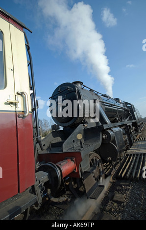 Une classe LMS Stanier 8F 2-8-0 locomotive vapeur au Great Central Railway, Quorn, Leicestershire, UK. Banque D'Images