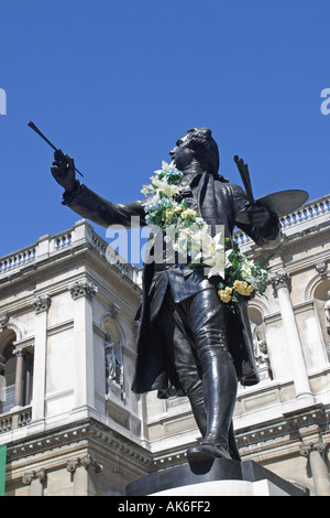 Statue de Sir Joshua Reynolds Royal Academy London England Banque D'Images