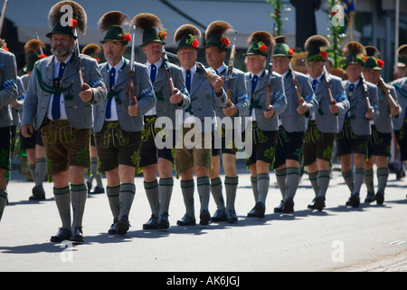 Les hommes en short en cuir / Benediktbeuern Banque D'Images