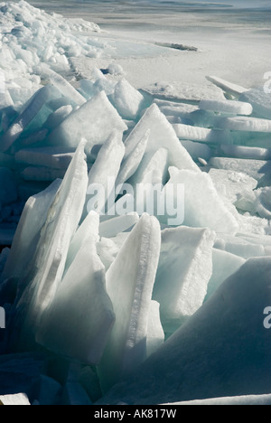Glace le long des rives du Lac St Clair Grosse Point Michigan Banque D'Images