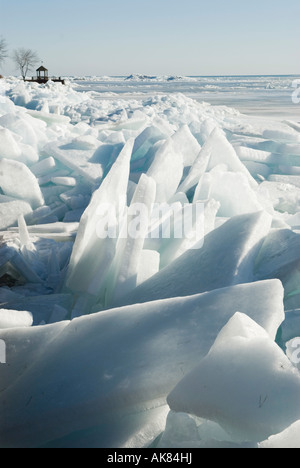 Glace le long des rives du Lac St Clair Grosse Point Michigan Banque D'Images