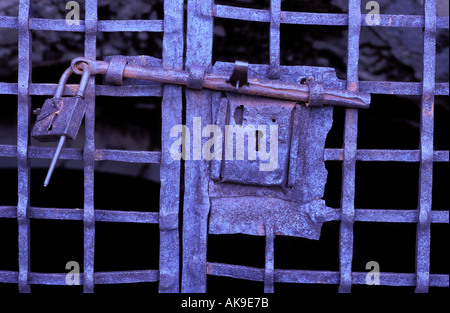 Ancienne serrure, porte, Rusty, Bourgogne, France, Europe Banque D'Images