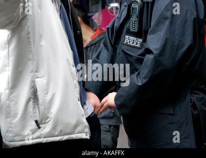 La police démantèle un réseau de la recherche et de la jeunesse de Londres. Banque D'Images