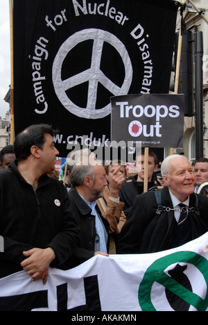 Arrêter la Guerre Oct 8th 2007 qui au départ a été interdit mais, en fin de compte, 5000 La marche pour la place du Parlement Banque D'Images