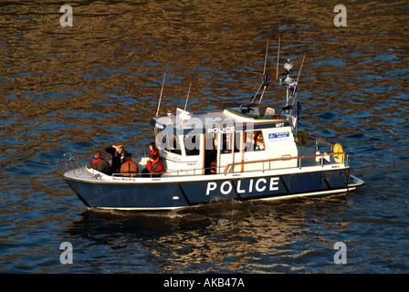 Londres Tamise bateau de patrouille de la Police métropolitaine Nina MacKay Banque D'Images