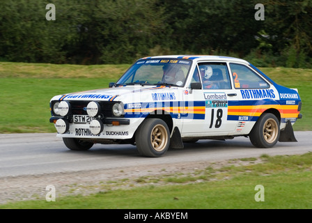 Ford Escort Mk2 voiture rallye à Oulton Park Motor Racing Circuit près de Warrington Cheshire Royaume Uni Banque D'Images