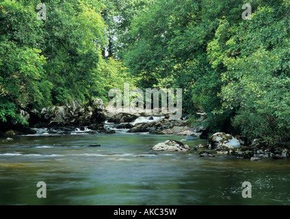 La rivière gagner dans le Perthshire en Ecosse Banque D'Images