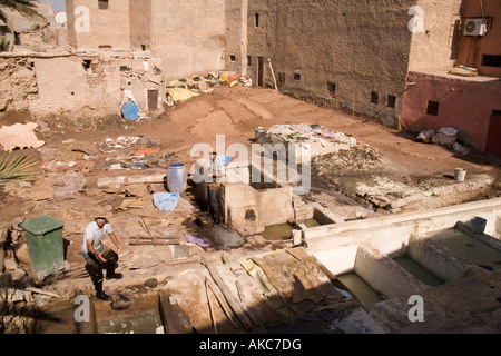 La tannerie dans les souks de Marrakech, Maroc, Afrique du Nord. Banque D'Images