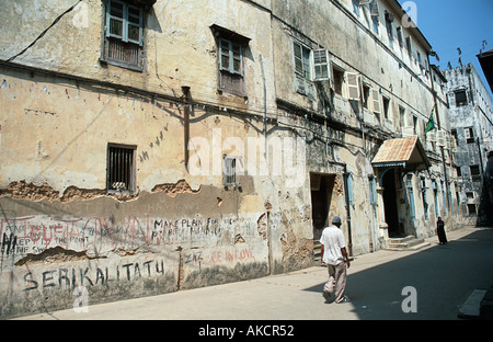 Vieille ville de Pierre est un dédale de rues étroites de Zanzibar Tanzanie ville de traite historique l'Afrique de l'édifice municipal Banque D'Images