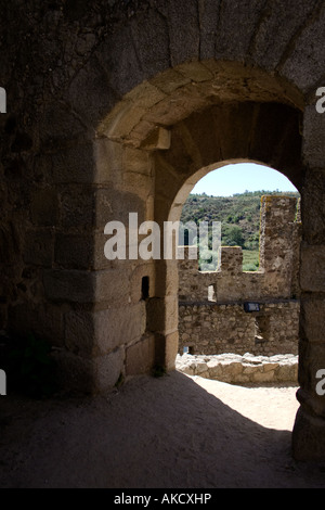 Château templier de Almourol. L'un des plus célèbres châteaux au Portugal. Construit sur une île rocheuse au milieu de tage. Banque D'Images