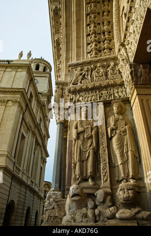 Détail de l'église de St.portail de Trophime Arles Place de la République Arles France Banque D'Images