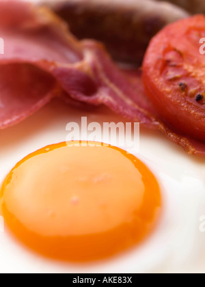 Près d'un petit-déjeuner anglais complet de l'alimentation éditoriale Banque D'Images