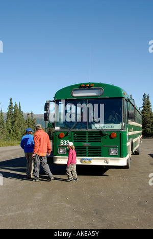 Bus Bus touristiques Parc National Denali Alaska AK U S United States Excursion Mt McKinley me demande de concession de Découverte du lac Toklat Banque D'Images