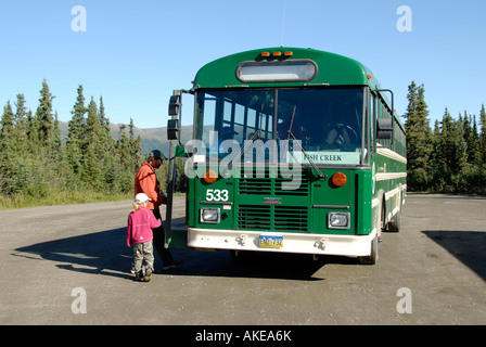 Bus Bus touristiques Parc National Denali Alaska AK U S United States Excursion Mt McKinley me demande de concession de Découverte du lac Toklat Banque D'Images