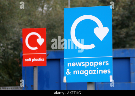 Signes à un centre de recyclage Banque D'Images