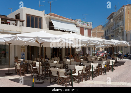 Restaurant en centre-ville, la ville de Zakynthos, Zakynthos (Zante), îles Ioniennes, Grèce Banque D'Images