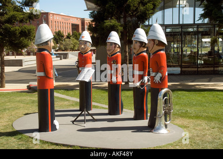 Figures en bois sculpté et peint représentant un orchestre militaire Banque D'Images