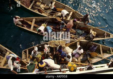 Steamboat embarquement MV Liemba Le Lac Tanganyika Tanzanie Afrique Banque D'Images