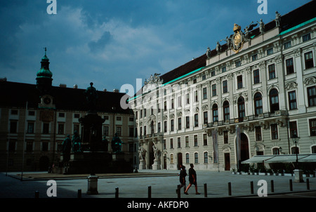 Wien, Österreich, Hofburg, Innerer Burghof), Liszt (Amalientrakt liens der, rechts der Reichskanzleitrakt Banque D'Images