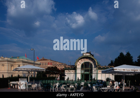 Je Wien, Karlsplatz, Otto Wagner von Jugendstil-Stadtbahnstation Banque D'Images