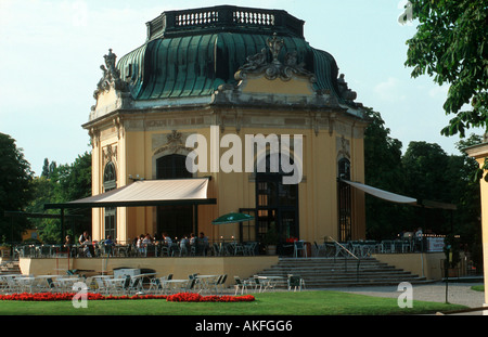 13, Wien Schönbrunn, Tiergarten, der ehem. kaiserliche Frühstückspavillon, heute ein Café-Restaurant Banque D'Images