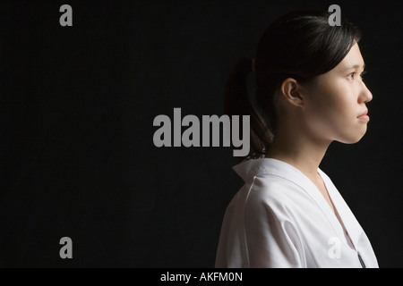 Portrait d'une jeune femme contemplant Banque D'Images