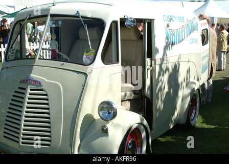 Old Morris Van Commercial à Goodwood evival Meeting 2005 Banque D'Images