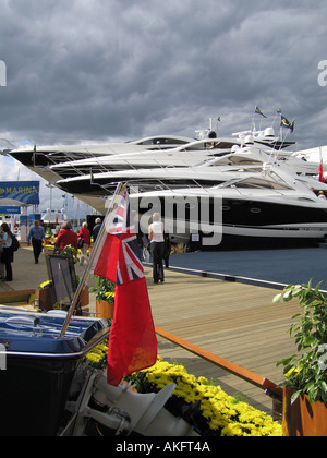 Croiseurs merveilleux à vendre à Southampton Boat Show Hampshire Banque D'Images