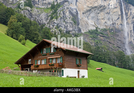 Maison traditionnelle à Lauterbrunnen Oberland Banque D'Images