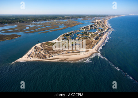 Vue aérienne de la presqu'île avec plage et bâtiments de Murrells Inlet en Caroline du Sud Banque D'Images
